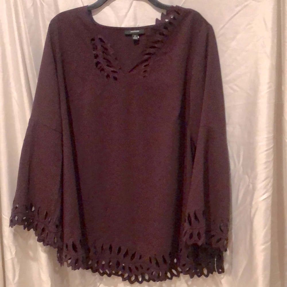 NWT XL Alfani purple cout out top
